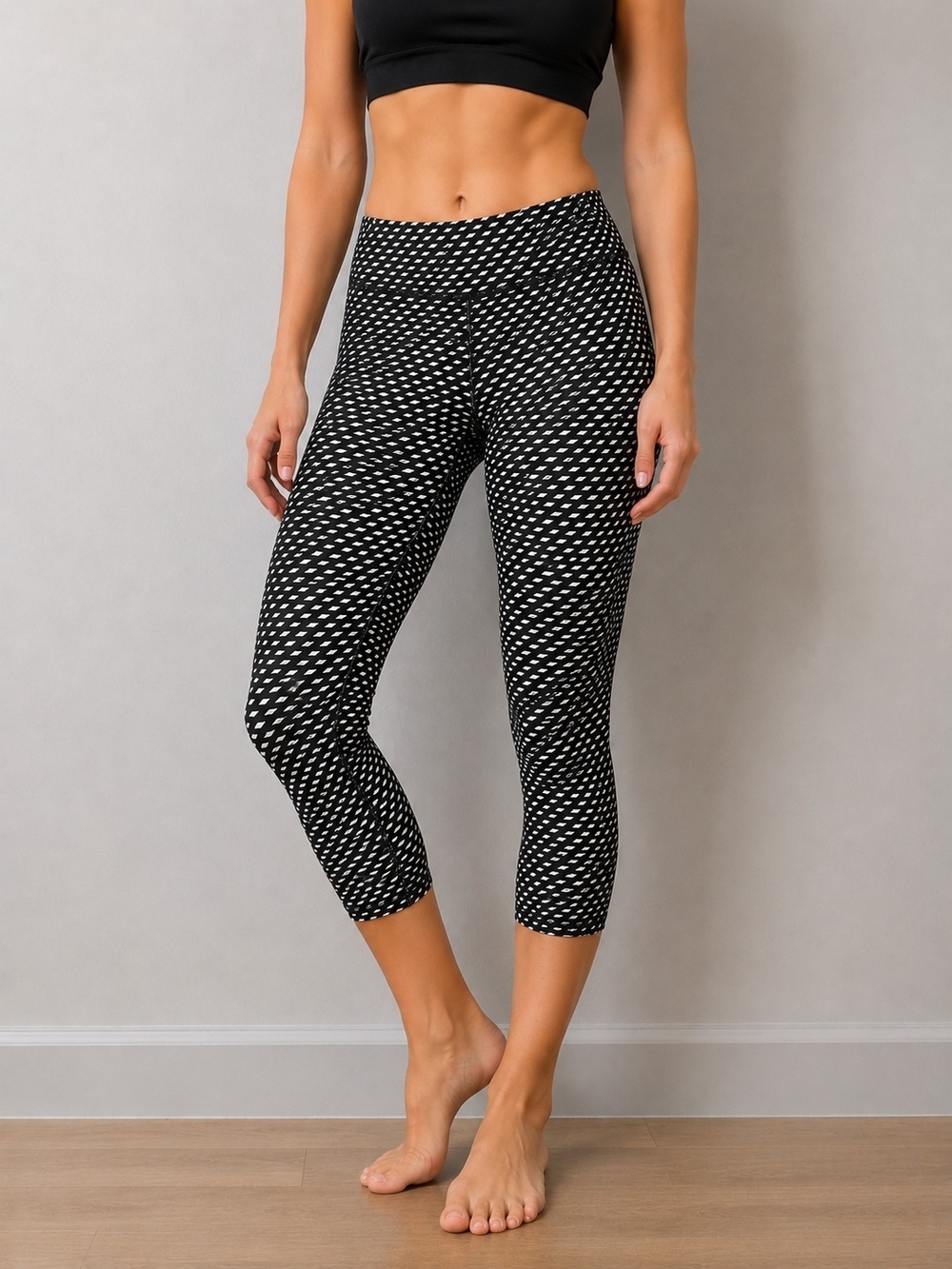Under Armour Compression Black & White Patterned Capri Leggings Women's M
